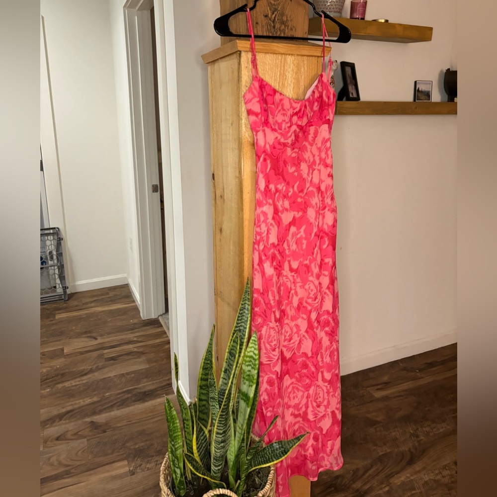 Floral pink dress from Hello Molly worn once! Stunning open back with strap.